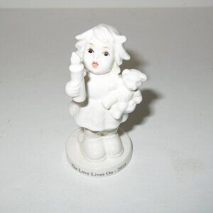 Hummel Figurine  "Christmas Wish" The Love Lives on #2094 4" T TMK10 Club Member